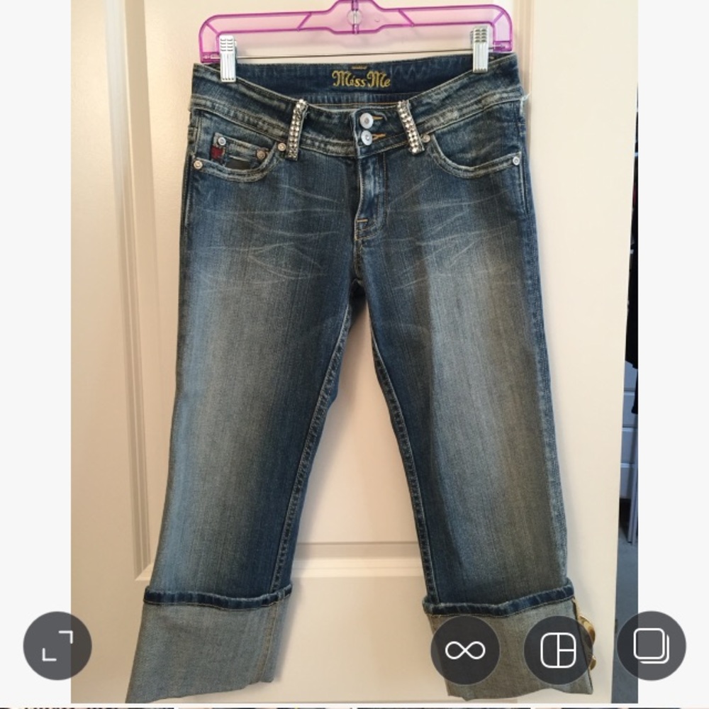 Miss Me Capri Jeans